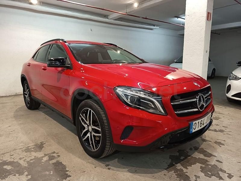 Usado Mercedes GLA200 Urban 136 CV (100 kW) 2017 Rojo SUV