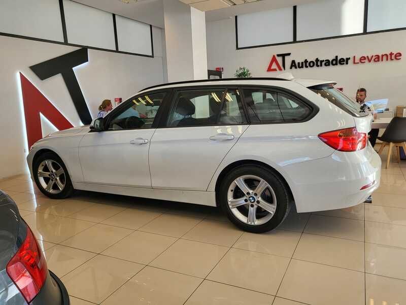Usado BMW 318 Sport Line 143 CV (105 kW) 2013 Blanco Familiar
