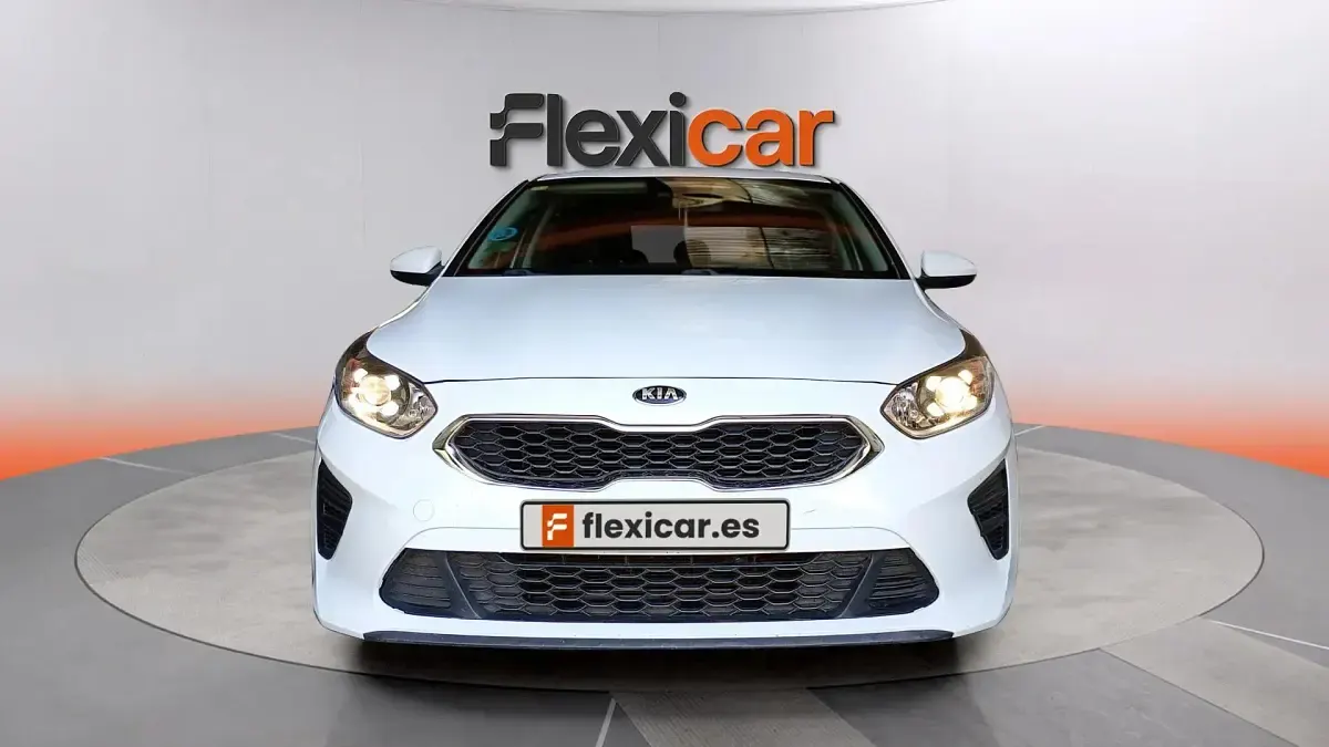 Usado Kia Ceed 100 CV (73 kW) 2019 Blanco Utilitario
