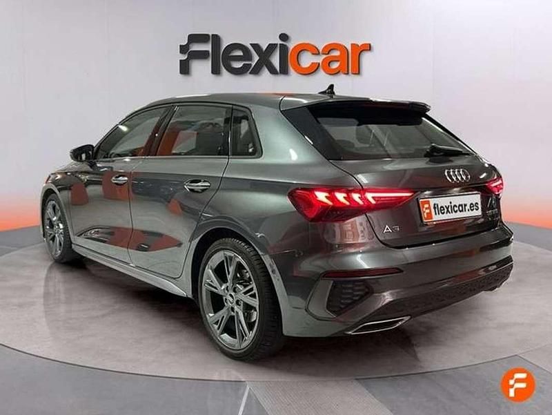 Usado Audi A3 Premium 150 CV (110 kW) 2022 Gris Berlina