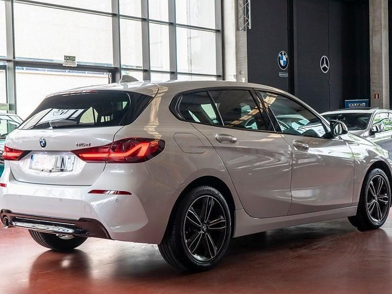 Usado BMW 116 Sport Line 116 CV (85 kW) 2021 Blanco Utilitario