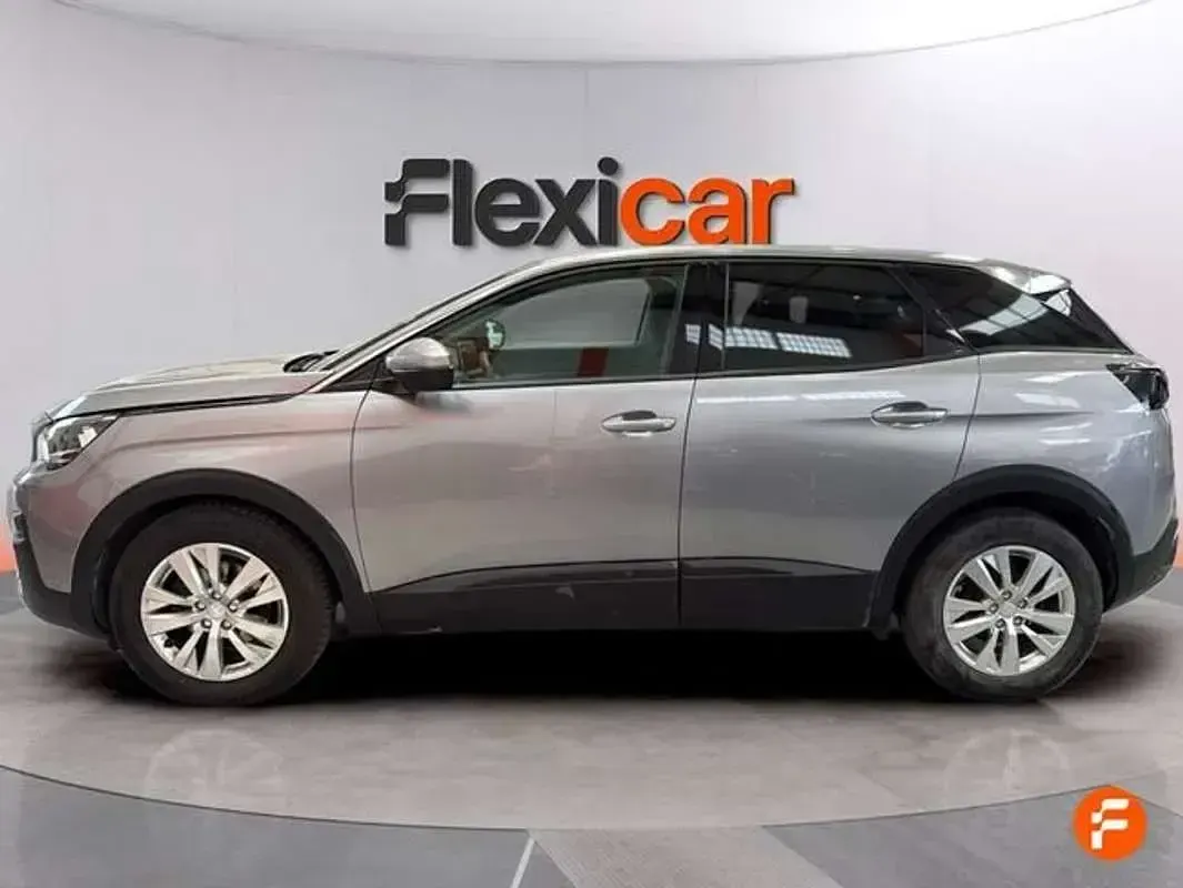 Usado Peugeot 3008 Active 131 CV (96 kW) 2017 Gris SUV