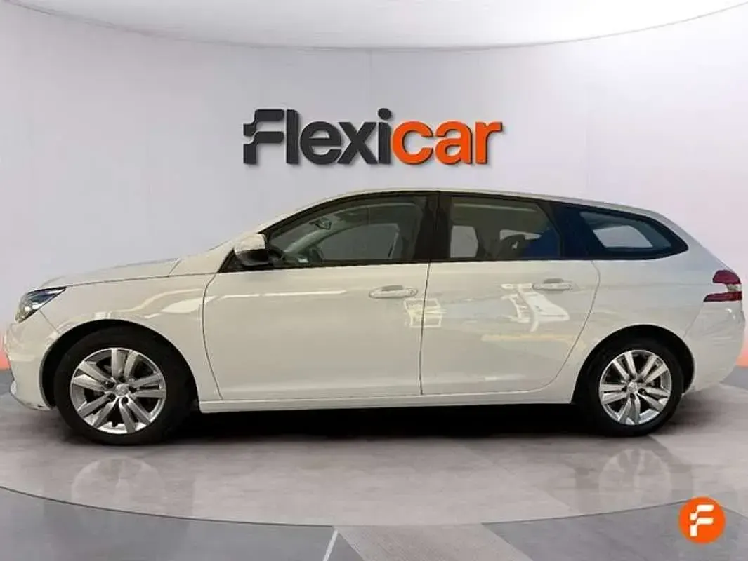 Begagnad Peugeot 308 SW Style 99 HK (72 kW) 2020 Vit Kombi