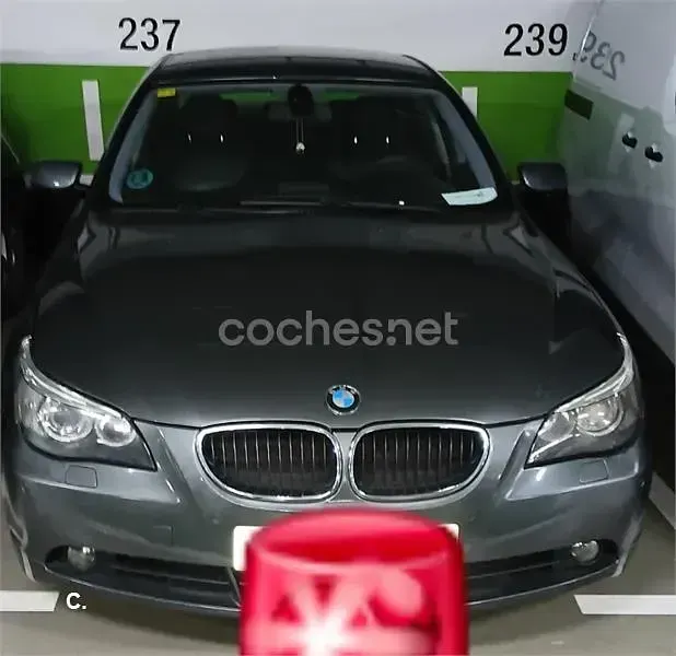 Usado BMW 530 Comfort Edition 231 CV (169 kW) 2005 Gris / plata Berlina