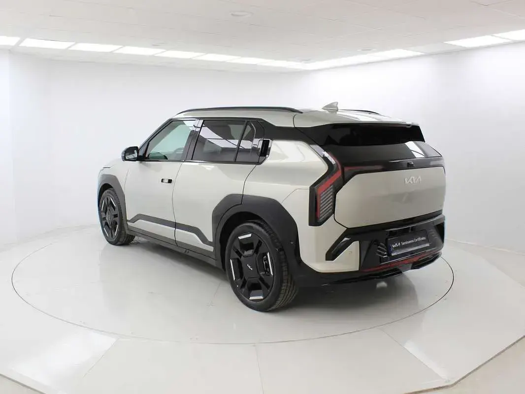 Usado Kia EV3 GT-Line 150 kW (204 CV) 2025 Plateado SUV