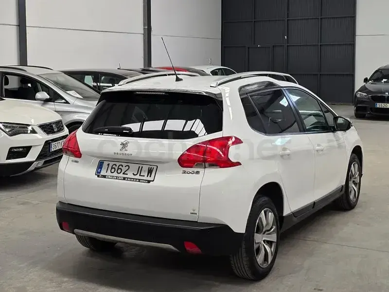 Usado Peugeot 2008 Allure 100 CV (73 kW) 2016 Blanco SUV