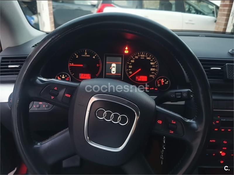 Usado Audi A4 140 CV (102 kW) 2007 Granate Berlina
