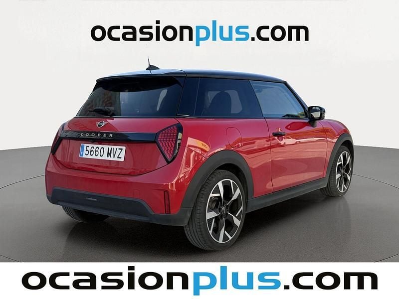 Usado Mini Cooper Essential 156 CV (114 kW) 2024 Rojo Utilitario