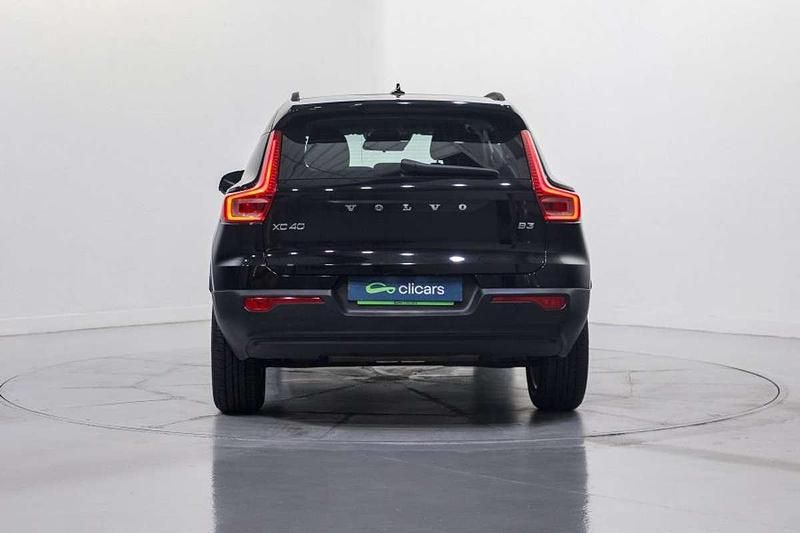Usado Volvo XC40 Core 163 CV (119 kW) 2022 Negro SUV