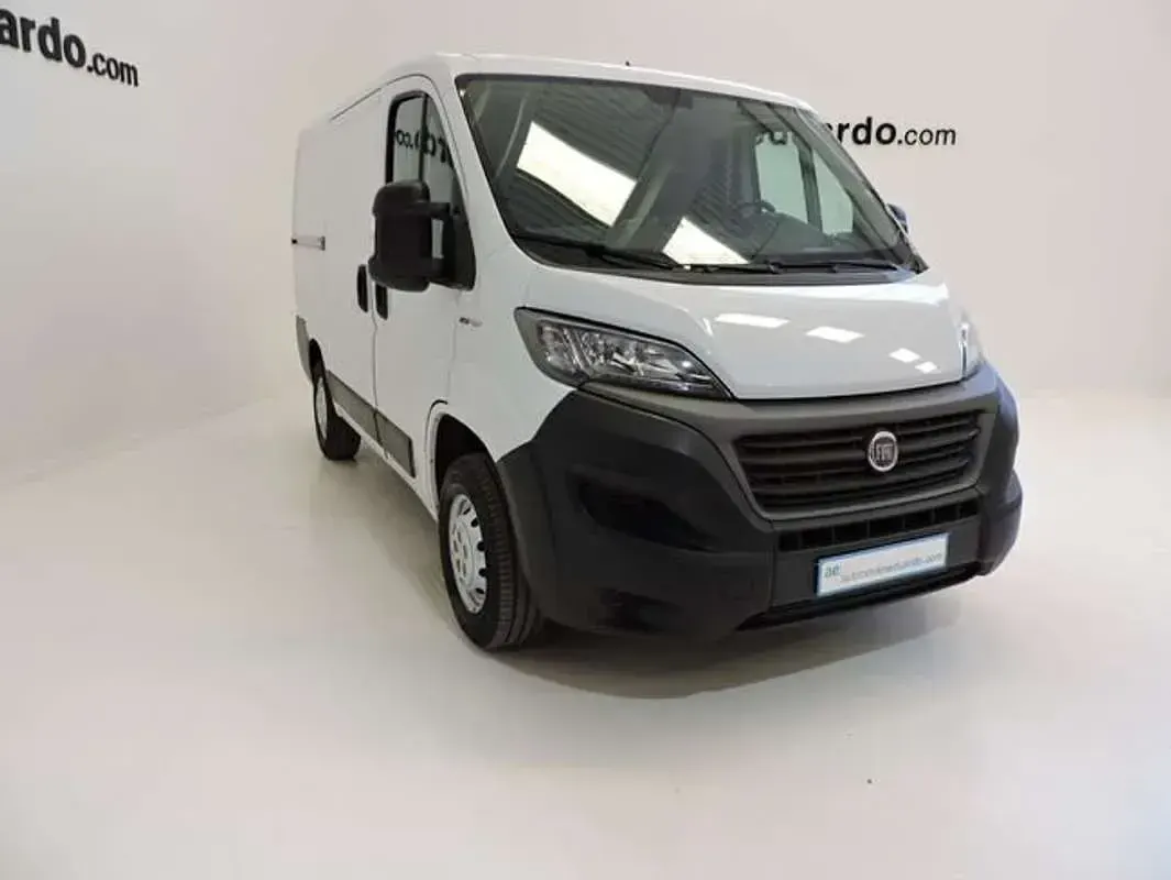 Usado Fiat Ducato 120 CV (88 kW) 2020 Blanco Van