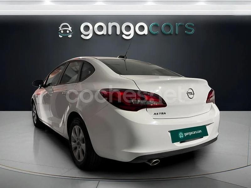 Usado Opel Astra Elegance 141 CV (103 kW) 2018 Blanco Berlina