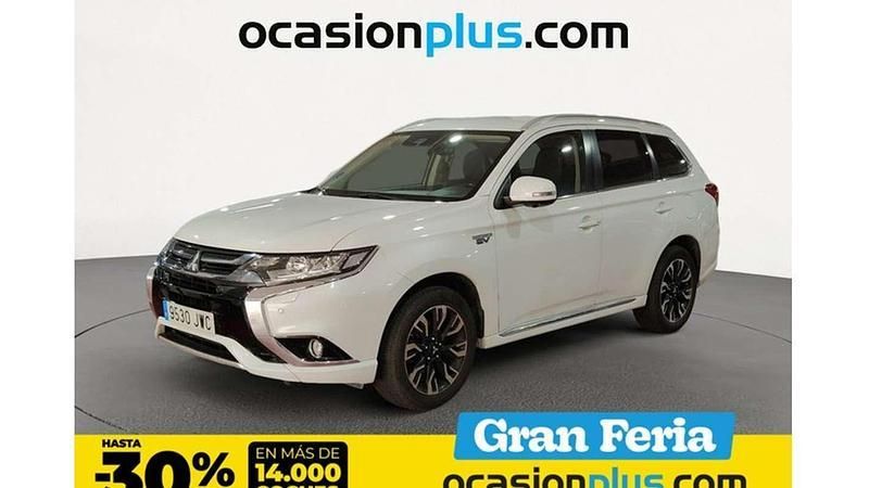 Blanco Usado 2017 Mitsubishi Outlander P-HEV SUV | 17.390 € (Precio justo) - Imagen 1/4