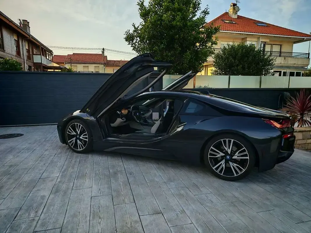Usado BMW i8 362 CV (266 kW) 2017 Gris Coupe