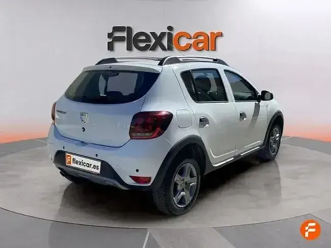 Usado Dacia Sandero Comfort 90 CV (66 kW) 2019 Blanco
