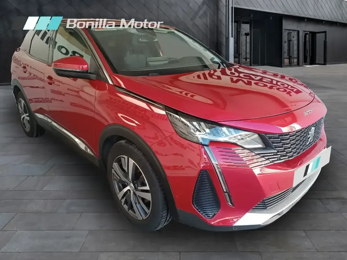 Usado Peugeot 3008 Allure 130 CV (95 kW) 2021 Rojo SUV