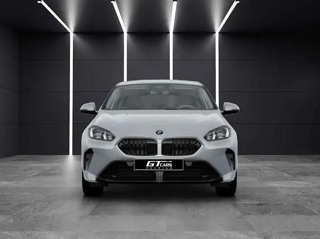 Usado BMW 120 163 HP (119 kW) 2025 Cinzento Citadino