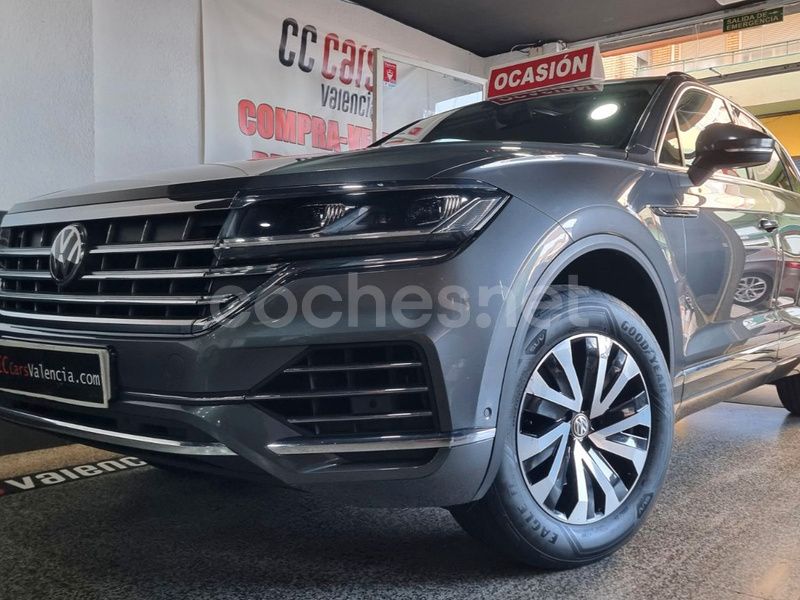 Gris / plata Usado 2019 VW Touareg SUV | 35.900 € (Un poco caro) - Imagen 1/4