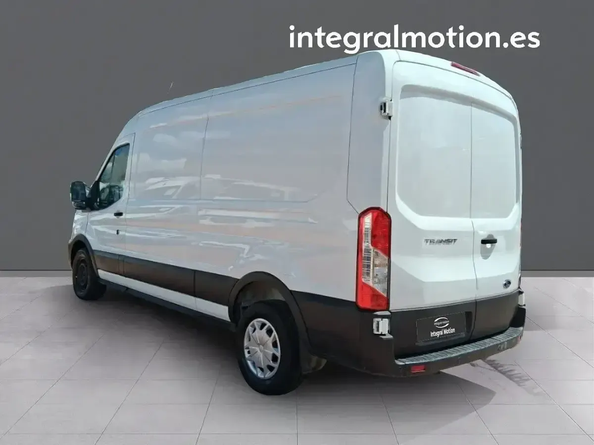 Usado Ford Transit Trend 130 CV (95 kW) 2023 Blanco Van