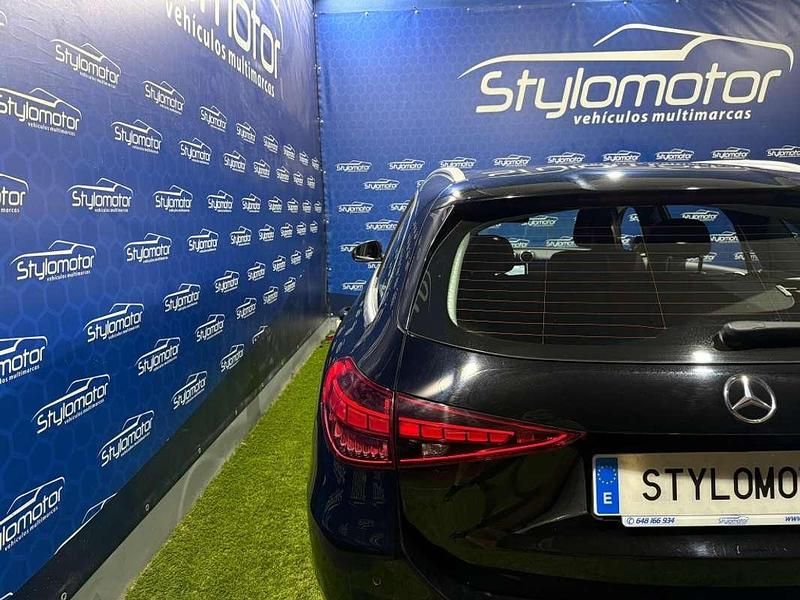 Usado Mercedes C220 200 CV (147 kW) 2022 Negro Familiar