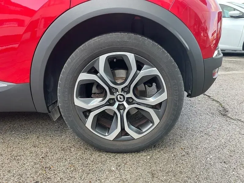 Usado Renault Captur 160 CV (117 kW) 2021 Rojo SUV