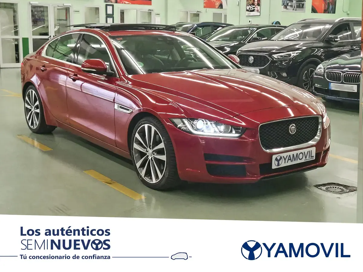 Usado Jaguar XE Prestige 200 CV (147 kW) 2015 Rojo Berlina
