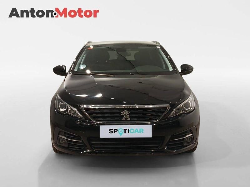 Usado Peugeot 308 SW Style 130 CV (95 kW) 2020 Negro Familiar