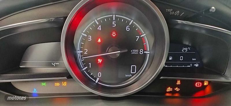 Usado Mazda 2 Exclusive-Line 90 CV (66 kW) 2024 Gris Utilitario