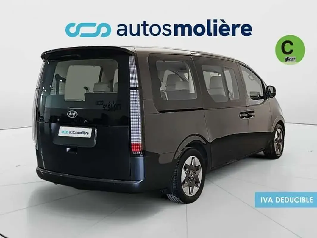 Usado Hyundai Staria 177 CV (130 kW) 2023 Gris Monovolumen