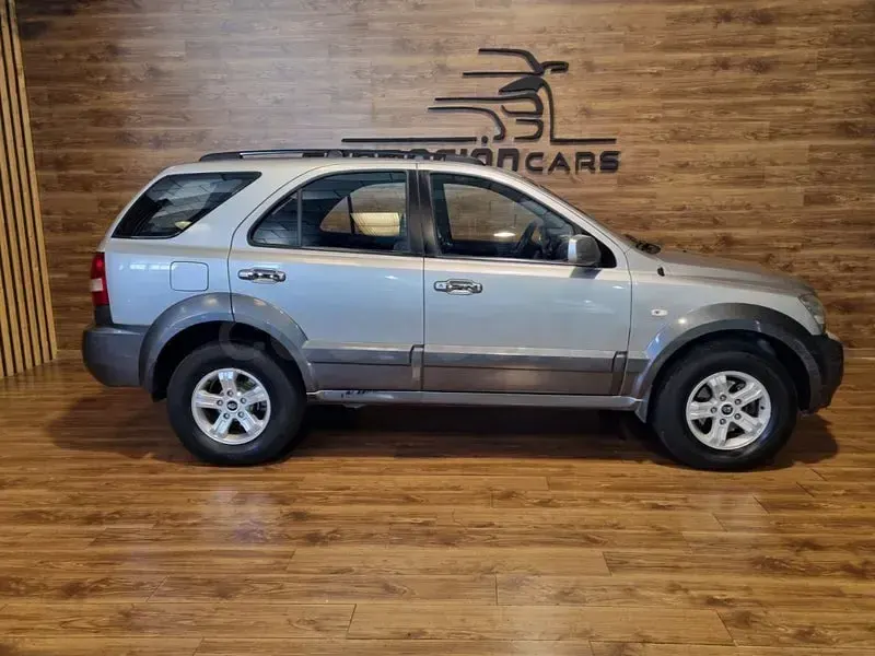 Usado Kia Sorento EX 140 CV (102 kW) 2002 Gris / plata SUV