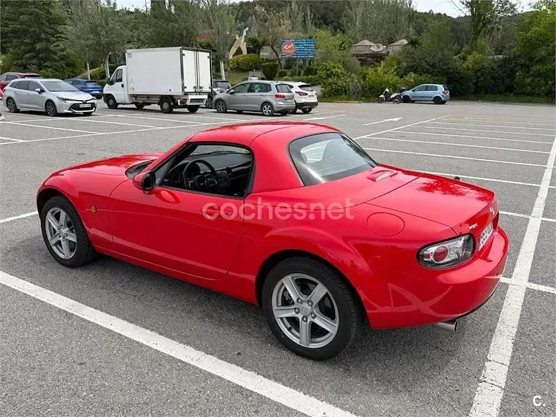 Usado Mazda MX5 Active 126 CV (92 kW) 2009 Rojo Descapotable