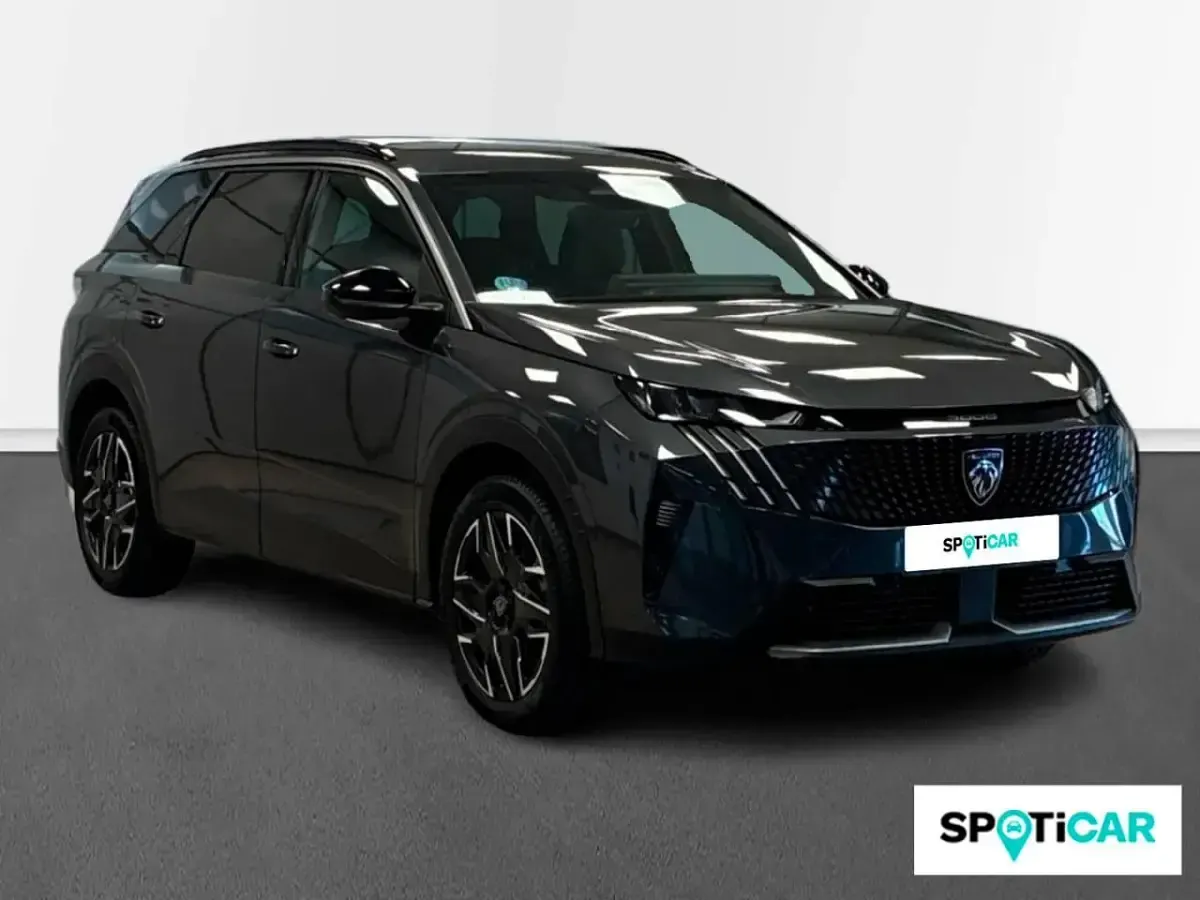 Usado Peugeot 5008 Allure 145 CV (106 kW) 2025 Gris SUV