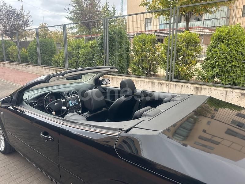 Usado Ford Focus Cabriolet Titanium 136 CV (100 kW) 2011 Negro Descapotable