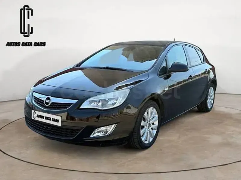 Usado Opel Astra Enjoy 110 CV (80 kW) 2011 Negro Berlina