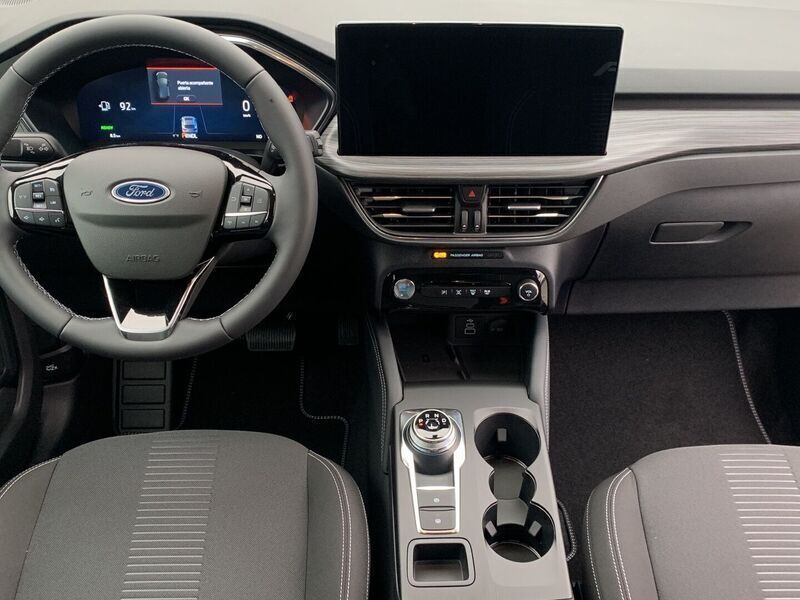 Usado Ford Kuga Active 190 CV (139 kW) 2024 Negro SUV