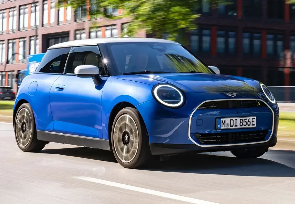 Usado Mini Cooper SE 135 kW (184 CV) 2022 Negro Utilitario
