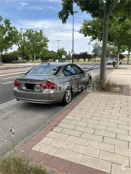 Usado BMW 318 143 CV (105 kW) 2010 Beige Berlina