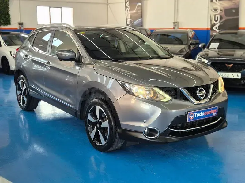 Usado Nissan Qashqai N-Vision 110 CV (80 kW) 2016 Gris / plata SUV