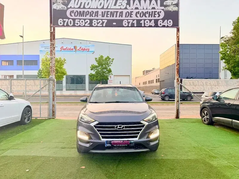 Usado Hyundai Tucson N Line 136 CV (100 kW) 2019 Gris / plata SUV