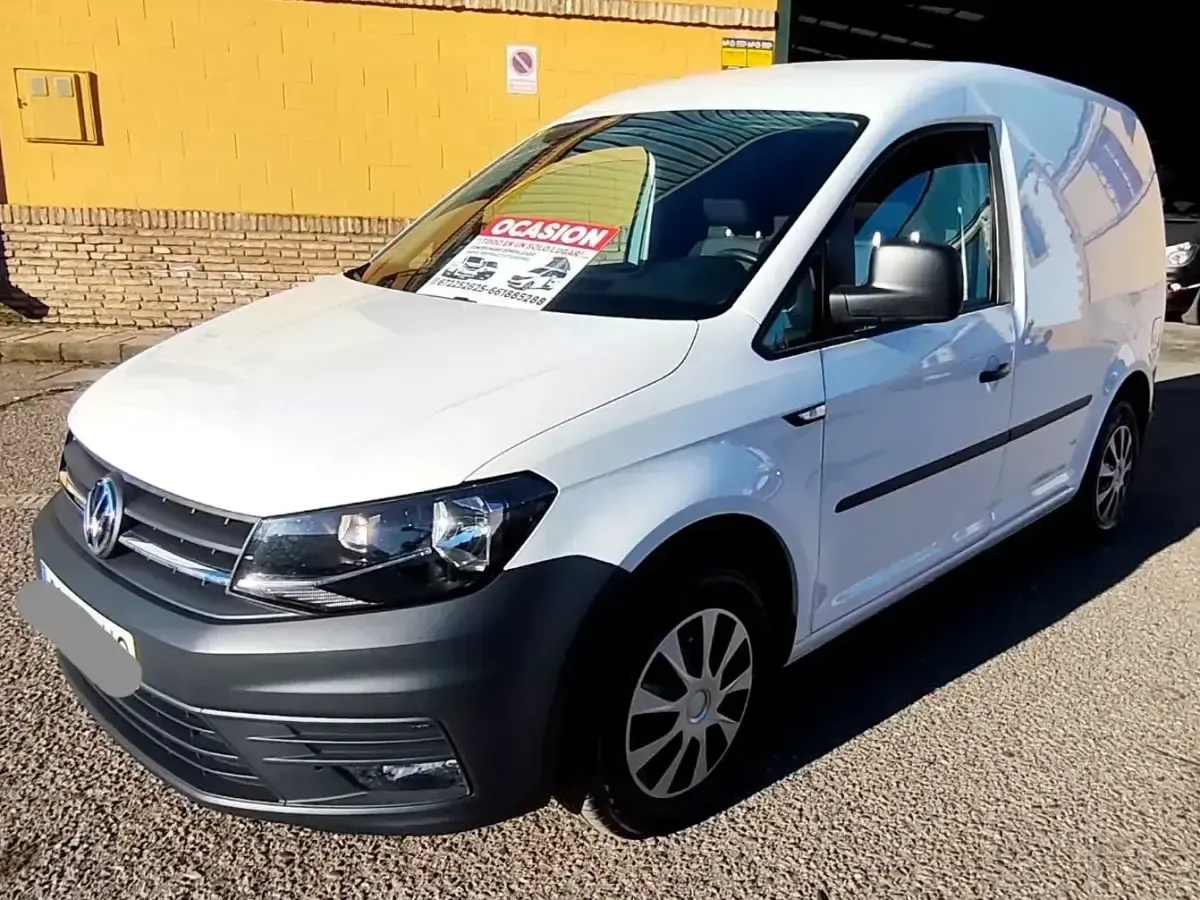 Usado VW Caddy 102 CV (75 kW) 2021 Blanco Monovolumen