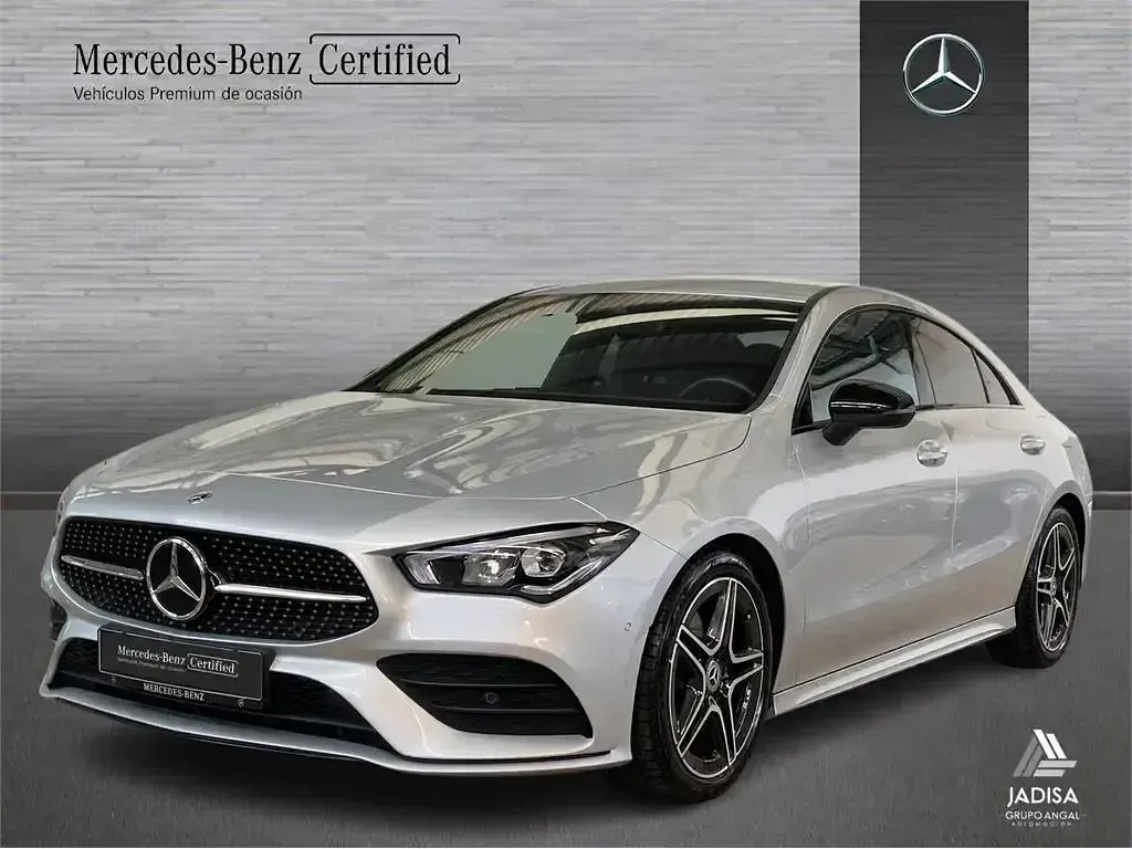 Usado Mercedes CLA220 AMG line 190 CV (139 kW) 2022 Gris / plata Berlina