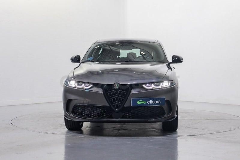 Usado Alfa Romeo Tonale Sprint 130 CV (95 kW) 2024 Gris / plata SUV