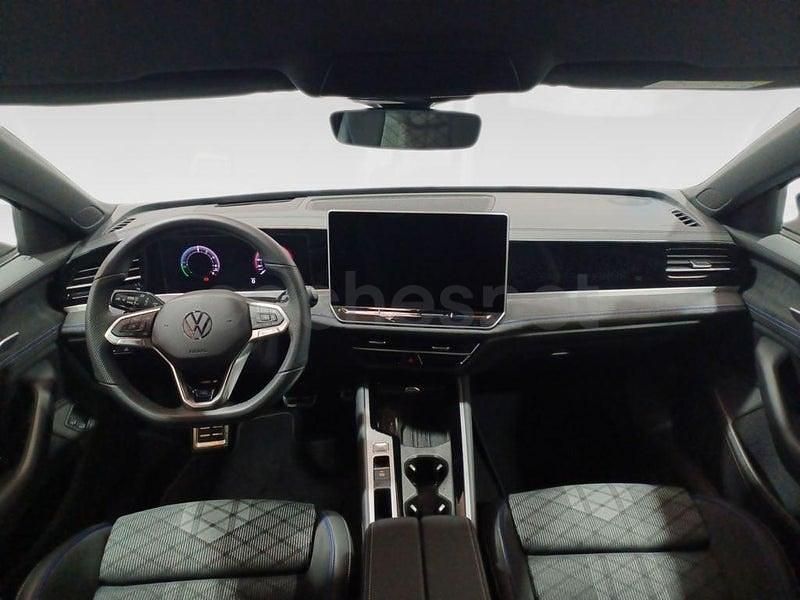 Usado VW Passat R-line 272 CV (200 kW) 2024 Azul Familiar