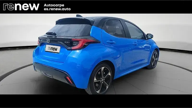 Usado Toyota Yaris Hybrid Style 75 CV (55 kW) 2024 Azul Berlina