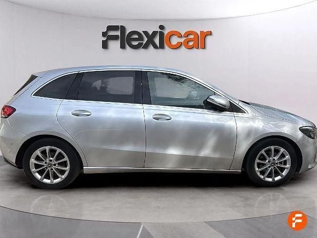 Usado Mercedes B180 116 CV (85 kW) 2020 Gris Monovolumen