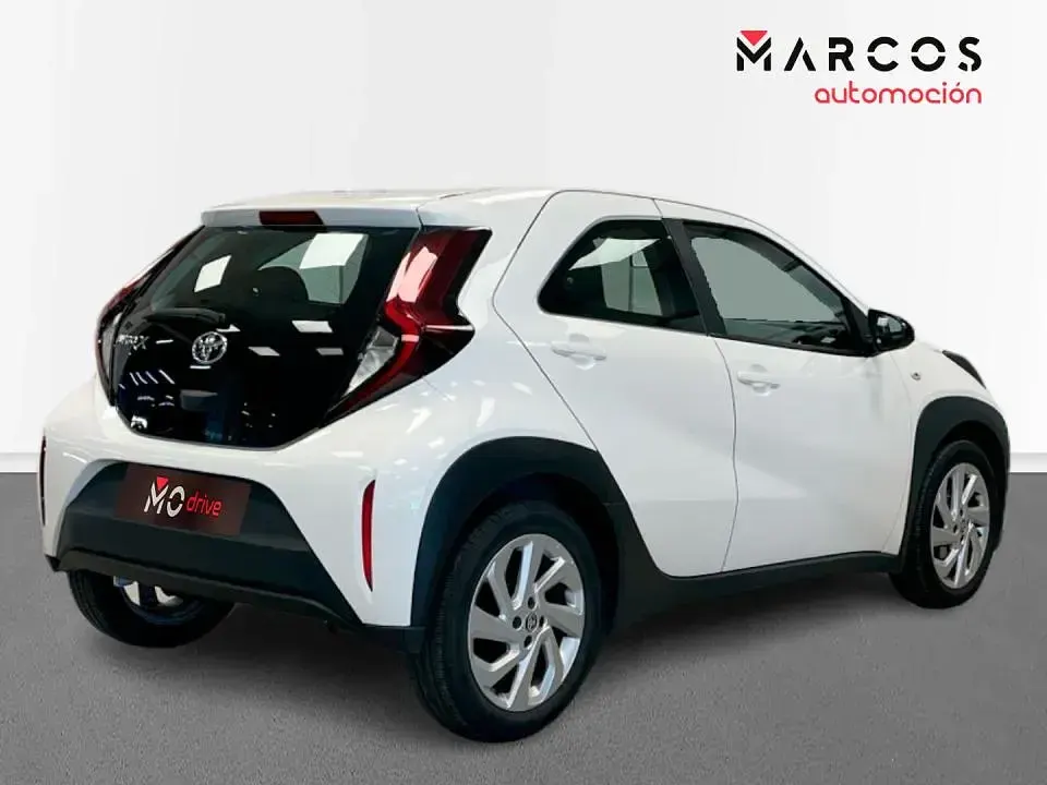 Usado Toyota Aygo X Play 72 CV (52 kW) 2023 SUV