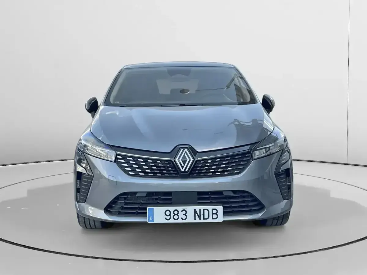 Usado Renault Clio Evolution 101 CV (74 kW) 2025 Gris Utilitario