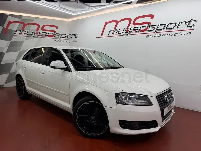 Usado Audi A3 Ambition 105 CV (77 kW) 2010 Blanco Utilitario