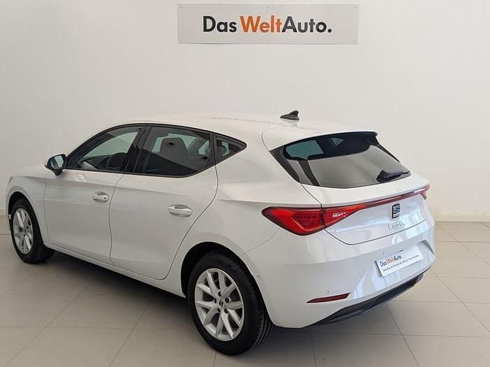 Usado Seat Leon Style 116 CV (85 kW) 2025 Blanco Berlina