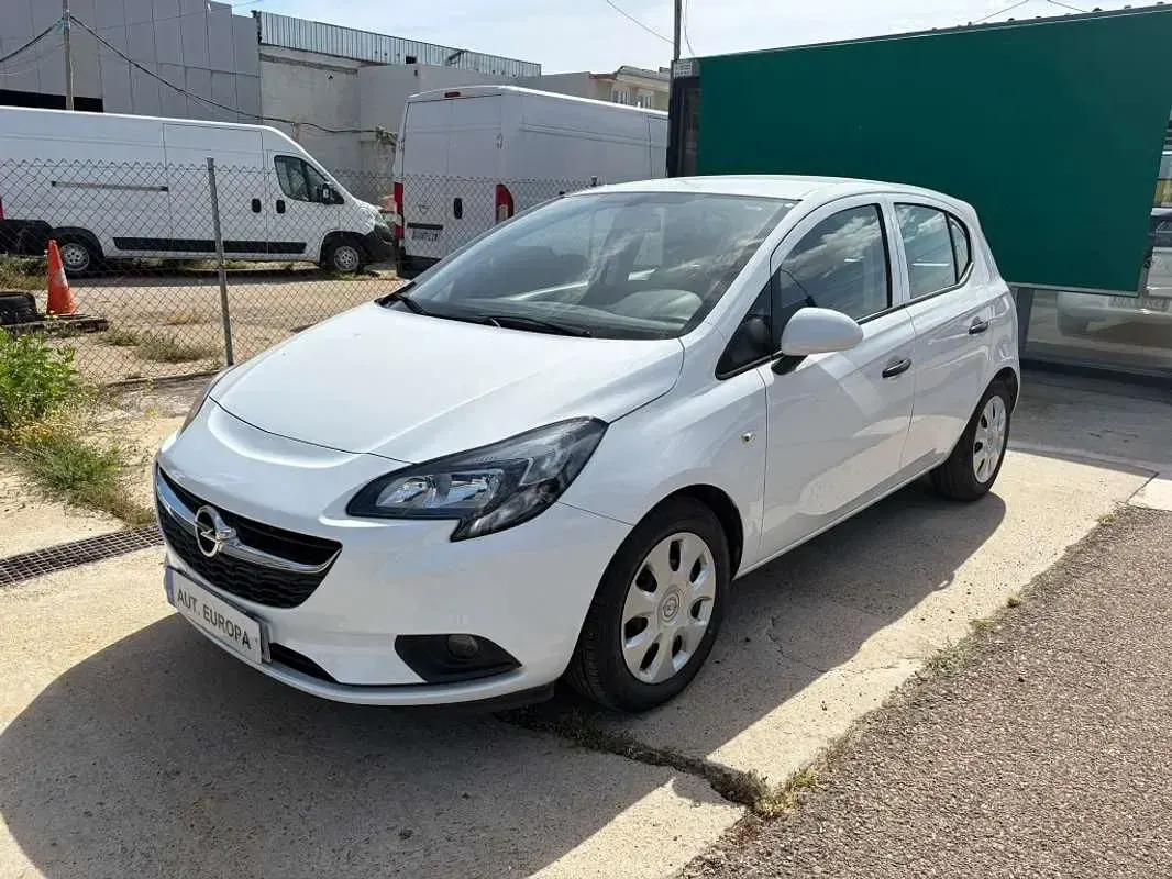 Usado Opel Corsa Expression 75 CV (55 kW) 2017 Blanco Utilitario