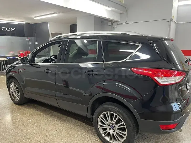 Usado Ford Kuga Titanium 140 CV (102 kW) 2013 Negro SUV